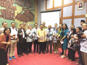 Berkat Perjuangan SAH, Ratusan Ribu Guru Honorer Diusulkan Jadi PNS