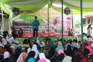 Ikuti Tabligh Akbar di Kelurahan Beringin, Fasha Sampaikan Apresiasi ke Ibu Ibu Majelis Taklim