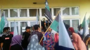 Dinilai Lakukan Diskriminasi, HMI UIN STS Jambi Tuntut Rektor III Turun