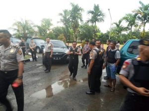 Saksi  Sebut Pelaku Penyerangan Polsek Teriak BOM di Tengah Kerumunan Warga