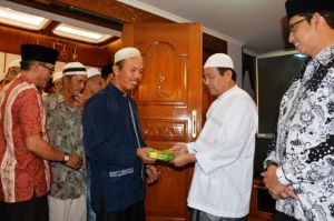 Fachrori Buka Puasa Bersama Dengan Kaum Duafa dan Tukang Ojek