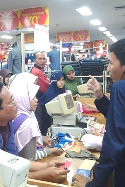 Wisata belanja Anak Yatim dan Duafa yang di laksankan Insan Madani.