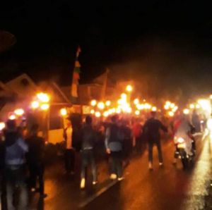 Sambut Lebaran, Pemuda  Sebukar Lakukan Pawai Obor Keliling Desa