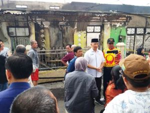 Berikan Support, Fasha Datangi Korban Kebakaran di Kelurahan Budiman