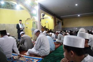 Salat Ied di Mesjid Magat Sari, Fasha: Semoga Kita Menjadi Pribadi yang Lebih Baik