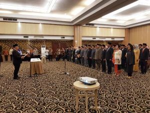 GALERI FOTO: 21 Komisioner 7 KPU Kabupaten Resmi Dilantik