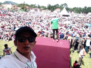 Baru jam 11, Lokasi Kampanye Zainal - Arsal Sudah Dipadati Puluhan Ribu Massa   