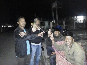 24 Jam Siaga, Warga Hilir  Jaga Basis dari  Serangan Money Politik