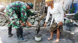 Semangat Kerja Si Nenek Untuk Rumah Impian