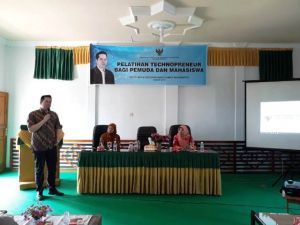 Ihsan Yunus Berikan Materi Technoprenueur di Batanghari