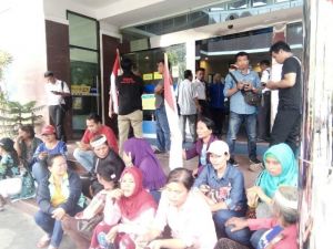 Bertahun tahun Sertifikat Rumah Belum Diberikan, Warga Aur Duri Permai Gelar Demo di Kantor BTN 