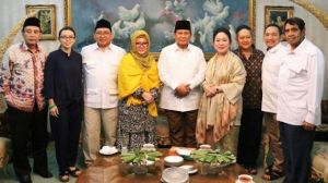 Titik Soeharto Sambangi Kediaman Prabowo