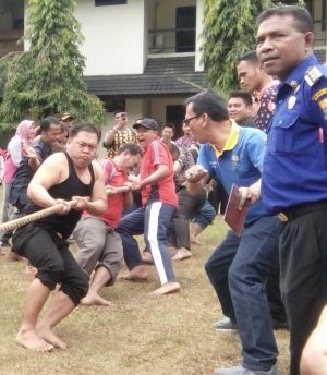 Kalahkan Tim Polda Jambi, RSUD Raden Mattaher Melaju ke Babak Final Tarik Tambang