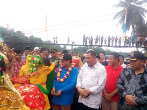 Bupati Bungo Dampingi Plt Gubernur Jambi Buka Lubuk Larangan Tepian Napal