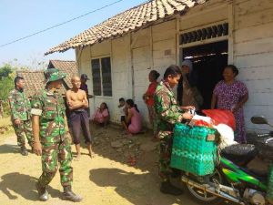 Berkah TMMD Turun Pada Pedagang Keliling