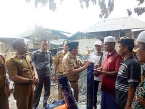 Bupati Merangin Jenguk M Yusuf Korban Kebakaran di Tabir