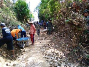 Di Bumi Pasedan Jalan Dibangun Dengan Guyub Rukun