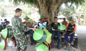 Manfaatkan Peluang, Penjual Capingpun Datang