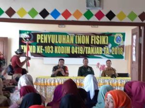 Tim Wasev TMMD Tatap Muka dengan Warga Sungai Ayam