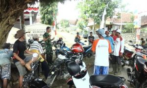 Babinsa Sampaikan Pesan Kepada Warganya