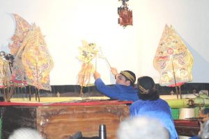 Mendagri Saksikan Pagelaran Wayang Kulit Peringati Hari Wayang Sedunia