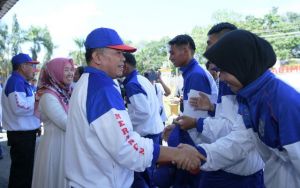 H Al Haris Lepas Kontingen Merangin Ikuti Porprov Jambi ke-22 di Kota Jambi