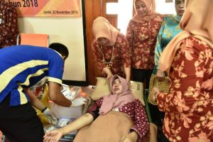 Peringati Ultah, DWP Provinsi Jambi Gelar Donor Darah dan Tes Papsmear