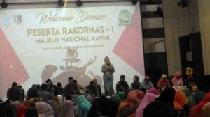 Welcome Dinner di Griya Mayang, Siti Zuhro Terkesan dengan Makan Berhidang