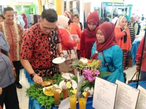 Jambi Tuntas Expo 2018 Gelar Lomba Khas Kuliner, Ariansyah Lahap Tempoyak Asam Durian