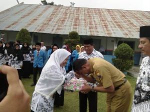 Sambangi SMAN 1 Muaro Jambi dalam Rangka Hari Guru Nasional, Ini Pinta Mukti ke Guru dan Pelajar