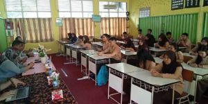 Gelar Pendidikan Jurnalis di SMAN 8 Jambi, Mukti Pinta Pelajar Harus Bijak Bermedsos