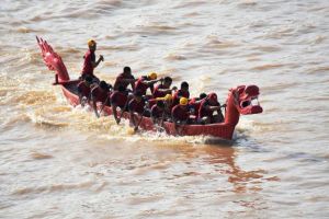 Peringati Hari Pahlawan Tahun 2018, Diskepora Provinsi Jambi Gelar Lomba Perahu 