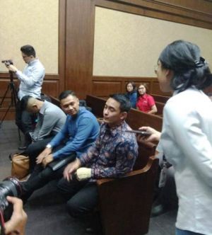 Ayah Zumi Zola Wafat, Pengacara: Kita Sudah Kirim Pesan ke Zola Lewat Petugas KPK