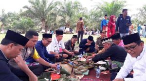 Sekda Batanghari Hadiri Sedekah Bumi   