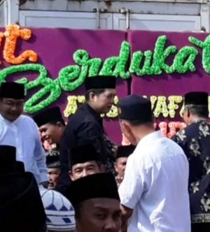 Melayat ke Rumah Duka, Ihsan Yunus: Zulkifli Nurdin Banyak Jasa Untuk Jambi