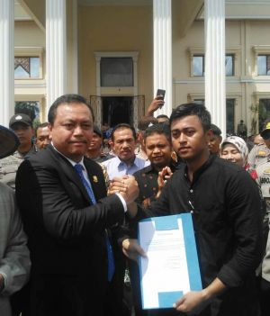 DPRD Provinsi Jambi Setujui Tuntutan Mahasiswa Soal Harga Komoditas Pertanian, Ini Isinya   