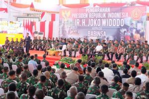 Sampaikan Kenaikan Tunjangan, Jokowi: Babinsa Adalah Barisan Terdepan Jaga Kedaulatan NKRI   