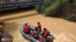 Dua Anak Terserat Arus Sungai di Paal 5, Satu Orang Belum Ditemukan