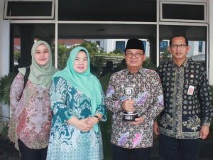 DP3AP2 Provinsi Jambi kembali Terima Penghargaan dari Wapres RI JK   