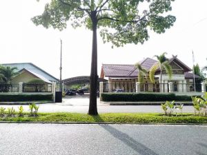 Ditetapkan Sebagai Tersangka KPK, CB Mengaku Masih di Luar Kota