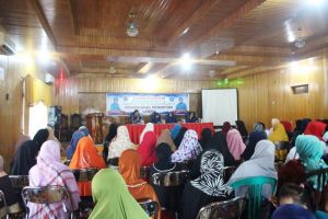 Puluhan Ibu Lansia Datang ke Gedung PKK, Ini Tujuannya