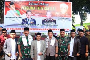 Begini Kebersamaan Kapolri bersama Panglima TNI Silaturahmi Kebangsaan di Ponpes Khas Kempek Cirebon