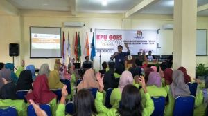 Ratusan Mahasiswa Universitas Adiwangsa Deklarasi Tolak Golput