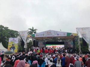 GALERI FOTO : Ribuan Orang Padati  Milenial Road Safety Festival di Gubernuran
