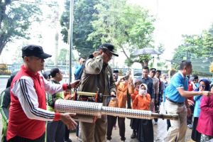 Berkantor di Danau Sipin dan Legok, Wawako Maulana Lakukan Fogging, Bangun Mushalla, dan Jadi Khatib