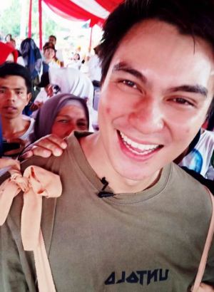 Baim Wong “Ngeprank” Pakai Kostum Badut di Acara Millenial Road Safaty Festival, Penonton Histeris