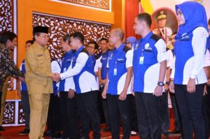 Gubernur Kukuhkan 48 Relawan Teknologi Informasi Komunikasi