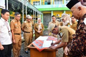 Program Berkantor di Kelurahan, Wawako Maulana Sambangi Jelutung dan Lebak Bandung