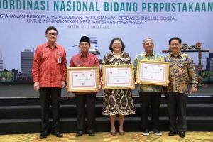 Fachrori Dianugerahi Penghargaan Perpustakaan Oleh Mendagri