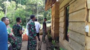 Satgas TMMD Kodim 0417/Kerinci Menginap di Lokasi Bedah Rumah Demi Hasil Maksimal